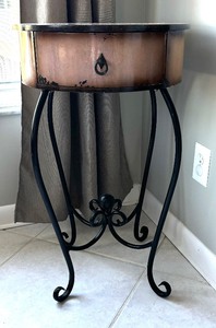 lot 36 image: Amazing Accent Table with Drawer