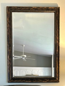 lot 19 image: Stylish Wall Mirror