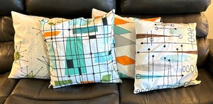 lot 44 image: Mid Century Style Accent Pillows