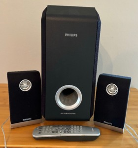 lot 67 image: Philips 3400 Subwoofer and Speaker System