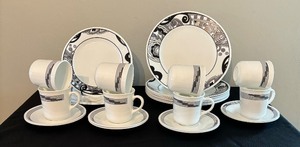 lot 76 image: Corelle Vitrelle Dishware