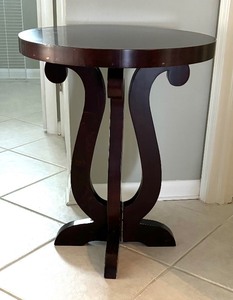 lot 79 image: Stylish  Accent Table