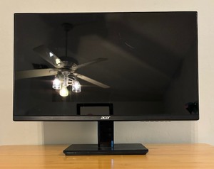 lot 102 image: Acer H236Hl LCD Monitor