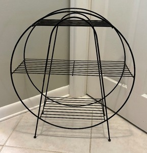 lot 142 image: Mid Century Round Metal Plant Stand  Shelf