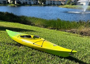 lot 1 image: Prodigy Perception 10 Foot Kayak