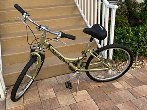 lot 172 image: Diamond Back Wildwood Bicycle