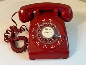 lot 118 image: Retro Red Rotary Phone