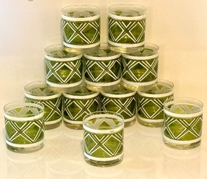 lot 24 image: Set of 12 Vintage Georges Briard Glass Lowballs