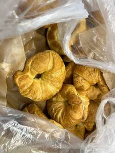 UR. 50x La Francaise Bakery Baked Sliced Butter Croissants