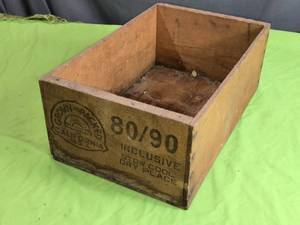 lot 9 image: Vintage Wooden Produce Crate - Thistle Brand Prunes