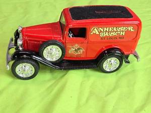 lot 20 image: Anheuser-Busch Delivery Truck Coin Bank