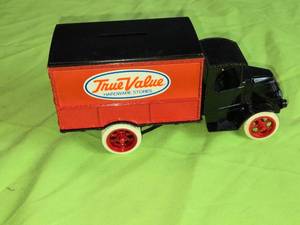 lot 24 image: Ertl 1926 Bull Dog Replica True Value Hardware Stores Truck - Diecast Bank