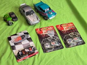 lot 25 image: Lot of 5 Die-Cast Cars - 164 Scale Collection with Vintage Vehicles