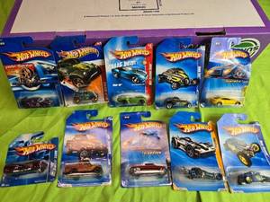 lot 28 image: Collection of 10 Hot Wheels Diecast Cars, Various Models