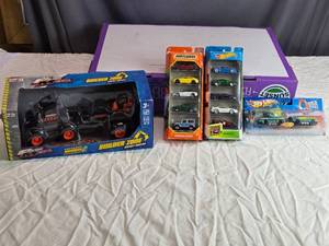 lot 32 image: Lot of 5 Diecast Cars and Builder Zone Vehicle Set