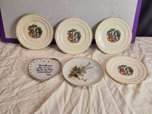 lot 45 image: Set of 5 Vintage Harker Pottery Plates with Decorative Artwork