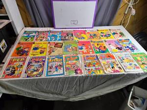 lot 72 image: Collection of Vintage Comic Books Including Archie, Looney Tunes, and More