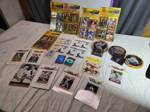 lot 132 image: Lot of 1989 Donruss Baseball Puzzle Cards, Memorabilia, and Limited Edition Items