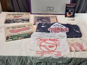 lot 133 image: Minnesota Twins Collectible Memorabilia Lot - 1991 World Series