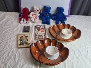 lot 139 image: Baseball Memorabilia Lot with Two Chip Mitts and Plush Bears