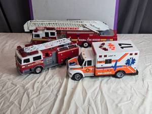 lot 176 image: Lot of 3 Tonka Emergency Vehicles - Fire Truck, Ladder Truck, Ambulance