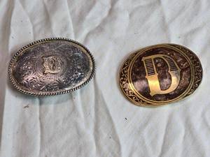 lot 187 image: Lot of 2 Belt Buckles with Letter D