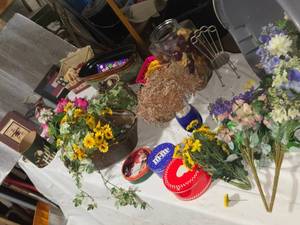 lot 237 image: Mixed Lot of Decorative Flowers, Wreaths, and Decorative Containers