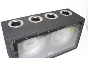 lot 18 image: MegaSound Mega Sound Audio Dual Bass Cabinet with 8 Speakers