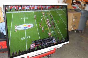 lot 84 image: SMART Board 7075 SBID-7075 Interactive 4K Widescreen Touchscreen 75 Ultra-High Definition UHD LED Display  Monitor & Interactive Accessories