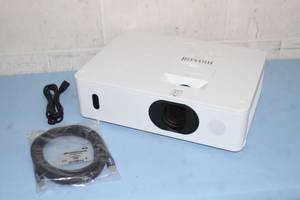 lot 106 image: Maxell MC-WU5505 WUXGA 5200-ANSI Lumen Home Theater HD Projector  Video Projection System