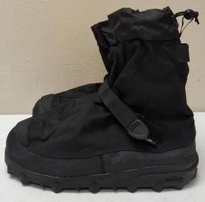 lot 26 image: Neos  Overshoe Voyager Cleated Stabilicer - Size XL - Black