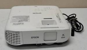 lot 52 image: Epson 3LCD  HDMI PowerLite 990U Projector