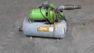 Well Pump with Tank