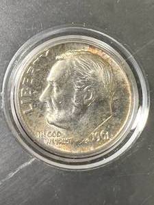 1961 US ROOSEVELT DIME UNC IN CASE