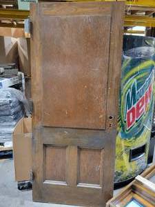 lot 11 image: Door 14 Right Hand Swing with Frame and Trim (524064)