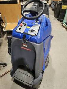 lot 21 image: Windsor Floor Scrubber (Working Condition Unknown, No Batteries) (522818)