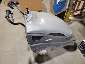 lot 25 image: Eagle Power Products Group Floor Sweeper (Working Condition Unknown) (522816)