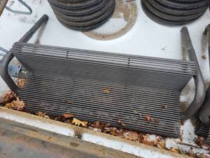 lot 57 image: Metal Outdoor Bench (526685)