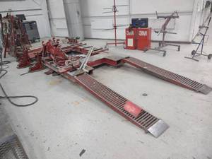 lot 29 image: Black Hawk 116 Frame Rack , Inclu...