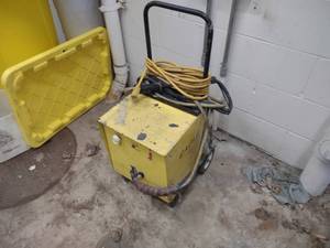lot 17 image: Eagle II Dent Puller, Works (This I...