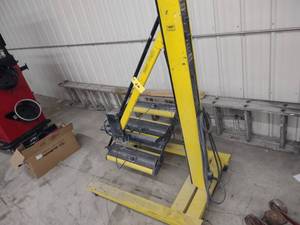 lot 26 image: Trisk Curing Light, 230 Volt, Works...