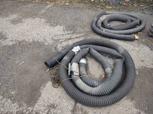 lot 34 image: (2) Exhaust Hoses