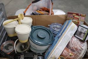 KITCHEN MYSTERY LOT.  LOTS OF NEW