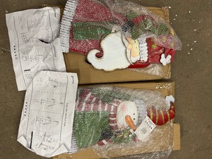 Assorted Glitzhome holiday Decor see pictures