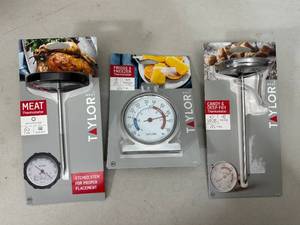lot 118 image: New Taylor Cooking Thermometers