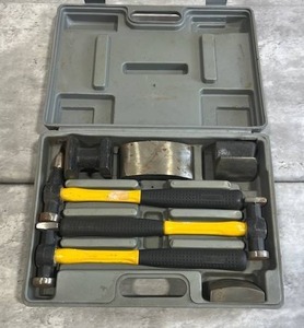 lot 64 image: 7-Piece Fiberglass Handle Fender Auto Body Repair Tool Kit in Good Condition