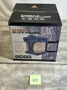 lot 73 image: New Capsule Block Holder Feeder (Some box damage)