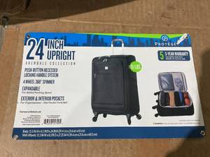 lot 202 image: Protege 24-inch 4-Wheel Rolling Spinner Travel Luggage