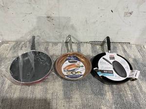 lot 136 image: LOT OF 3 Non-Stick Pans, Different Sizes