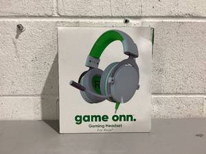 lot 474 image: Onn. Xbox Wired Video Game Headset with 3.5mm Connector, Flip-to-Mute Mic